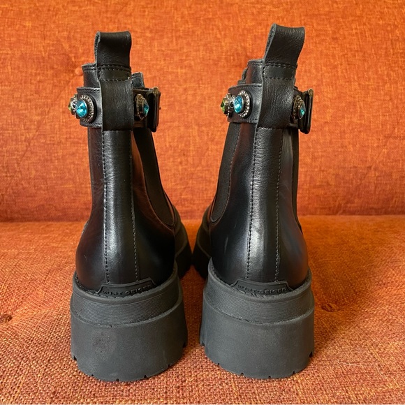 KURT GEIGER LONDON The Sawyer Chelsea Boot in Black Cow Leather - Picture 7 of 12